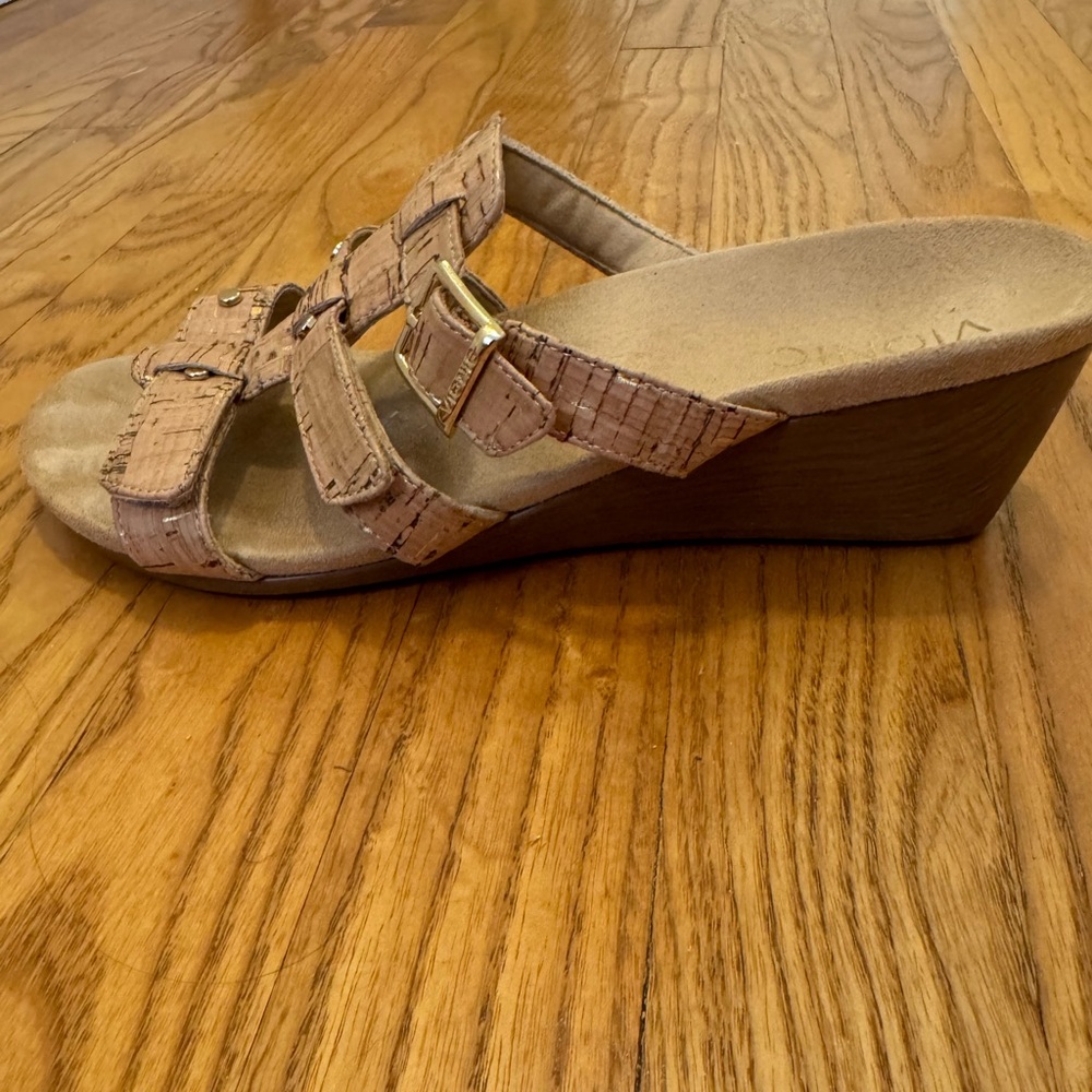 Vionic Cork and Gold Wedge Sandal, Sz 8 - Picture 7 of 7